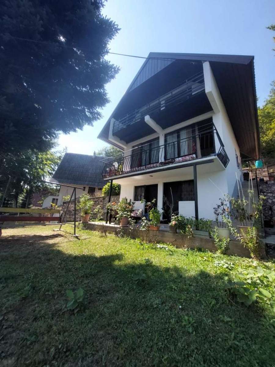 VILA NË MAVROVO - 1