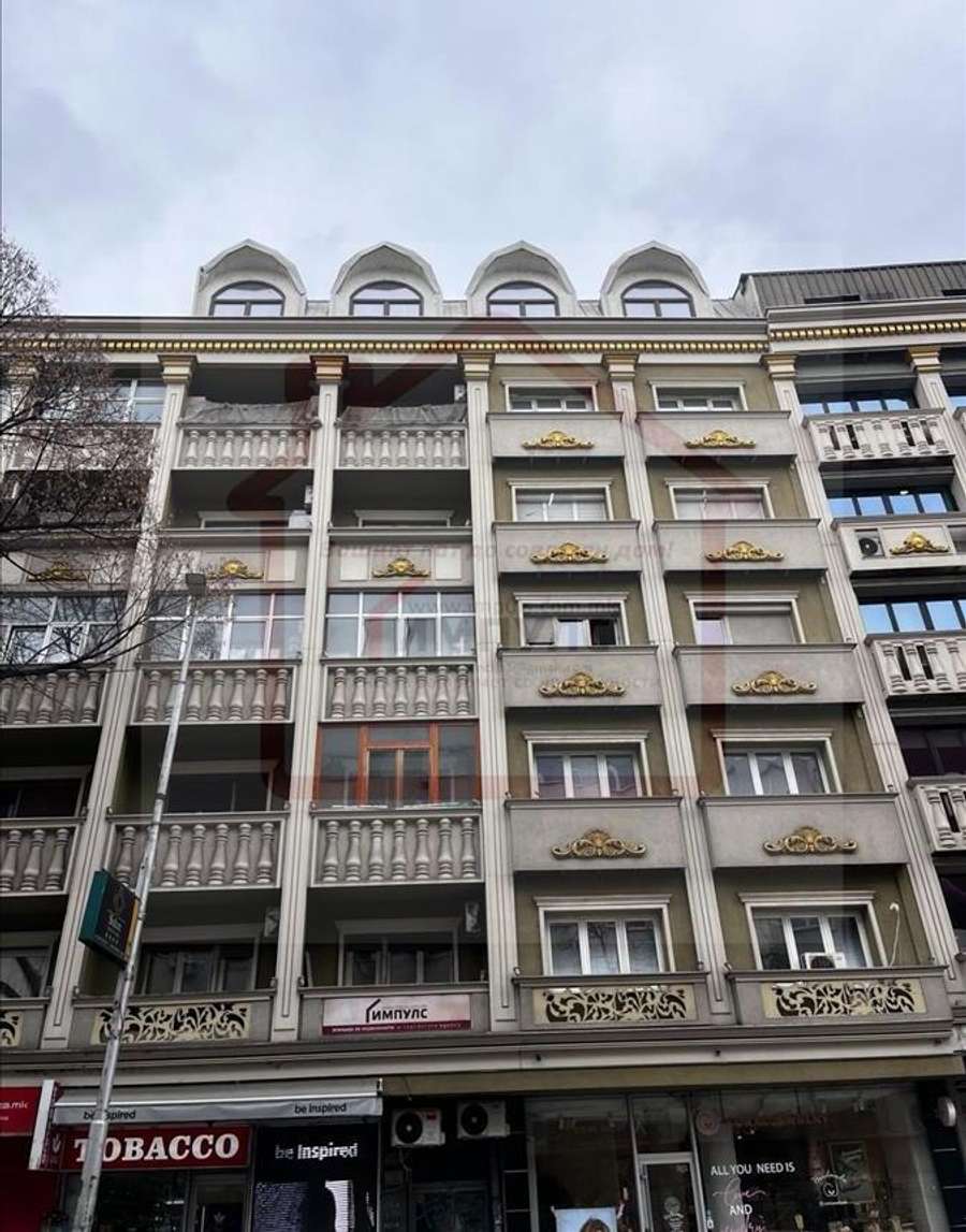 Në shitje apartament funksional me tre dhoma në qendër të rreptë - 1