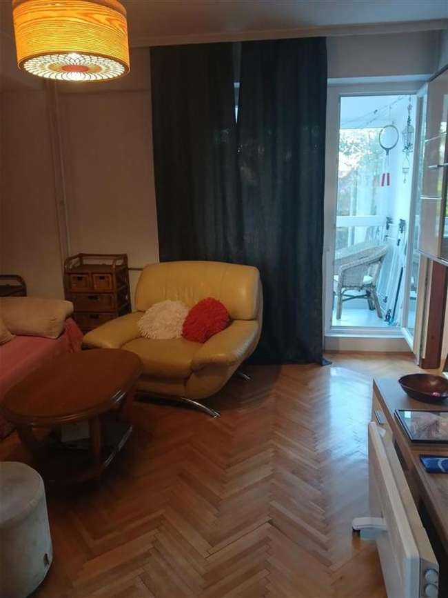 Apartament i rinovuar në katin e parë në Gjorçe - 2