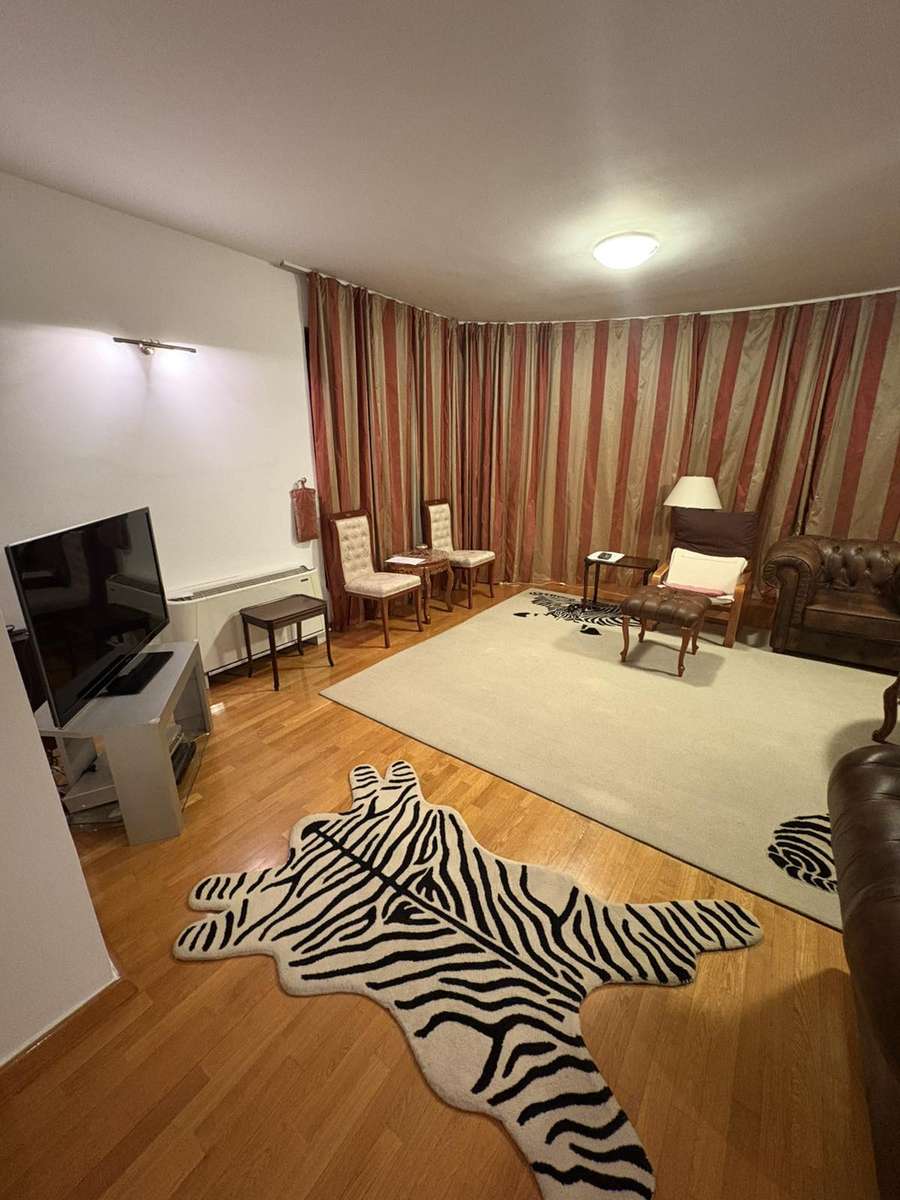 Apartament i gjerë në kompleksin Shën Gjon - 1
