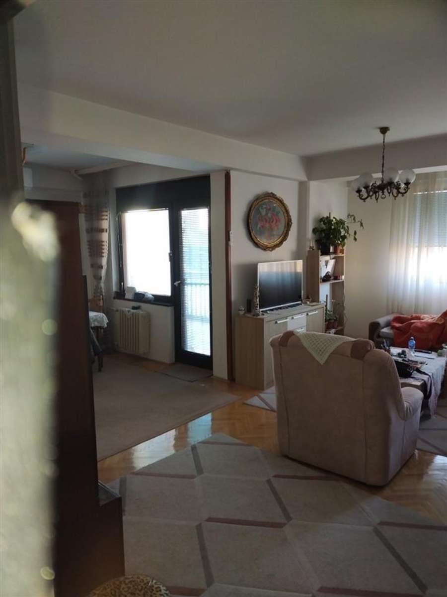 Apartament në Qendër - 1