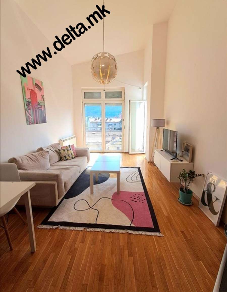 Apartament me tre dhoma gjumi për qira në Qendër - 1