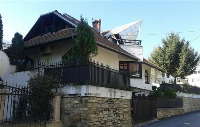 Shtëpi në Vodno me 357m2 oborr - 2