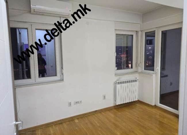 For rent empty three-bedroom apartment in the Center - 2