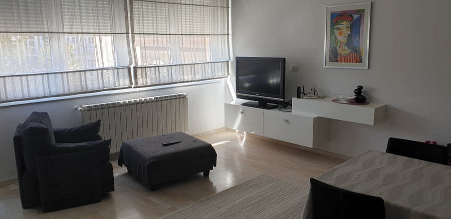 Apartament në Qendër - 1