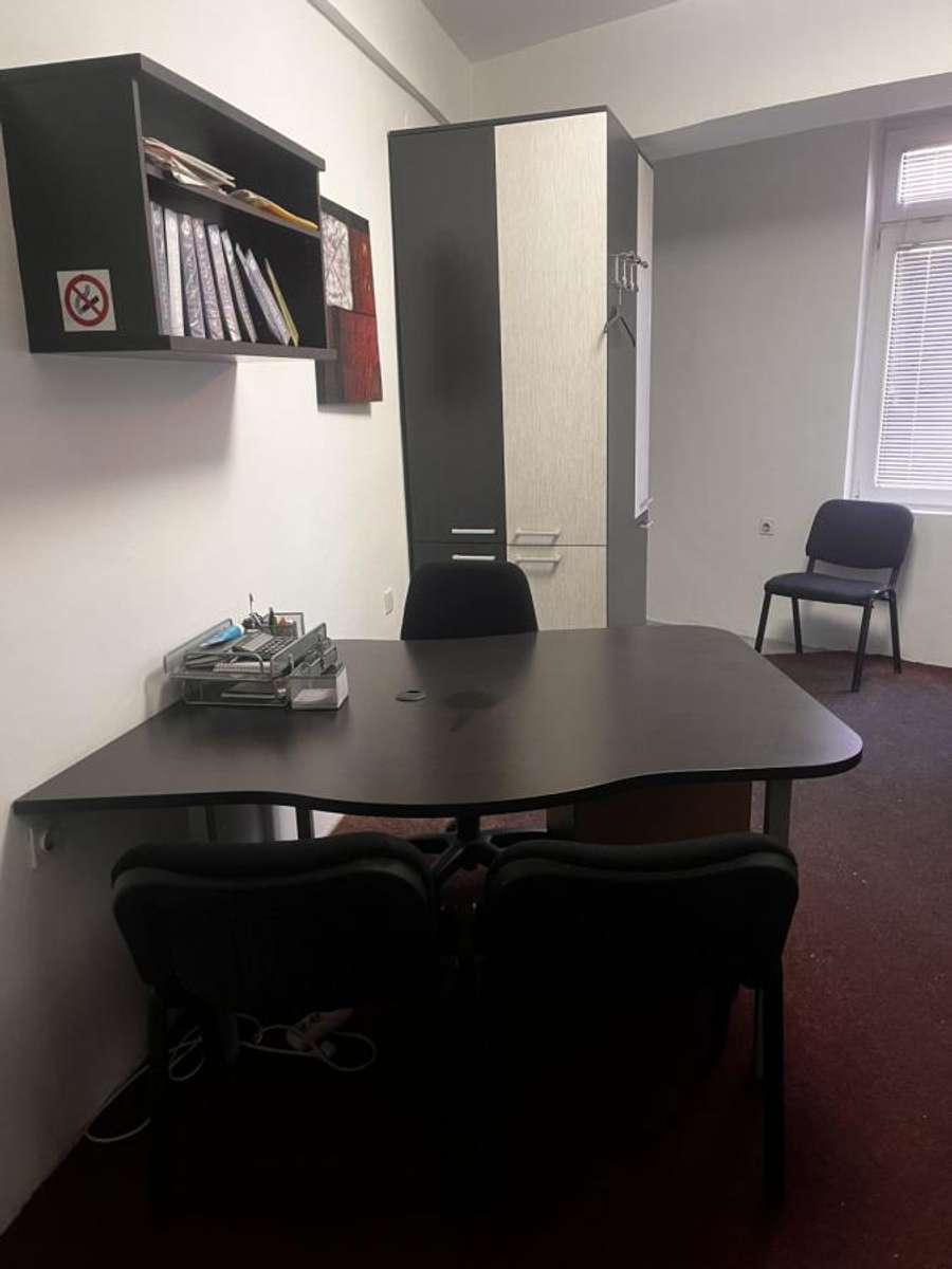 Hapësirë biznesi prej 17 m² në Avtokomanda - 1