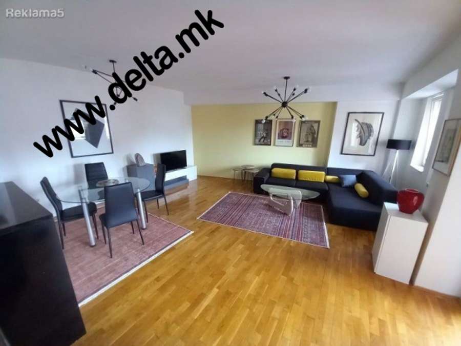 Apartament me tre dhoma gjumi në Qendër - 1