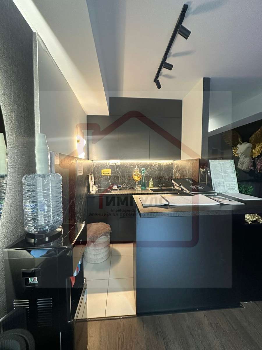 ME QERA APARTAMENT ME KOPSHT PËR QËLLIME TË BIZNESIT NË KARPOSH - 1