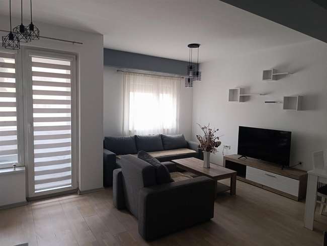 Two-bedroom apartment opposite American College - 2