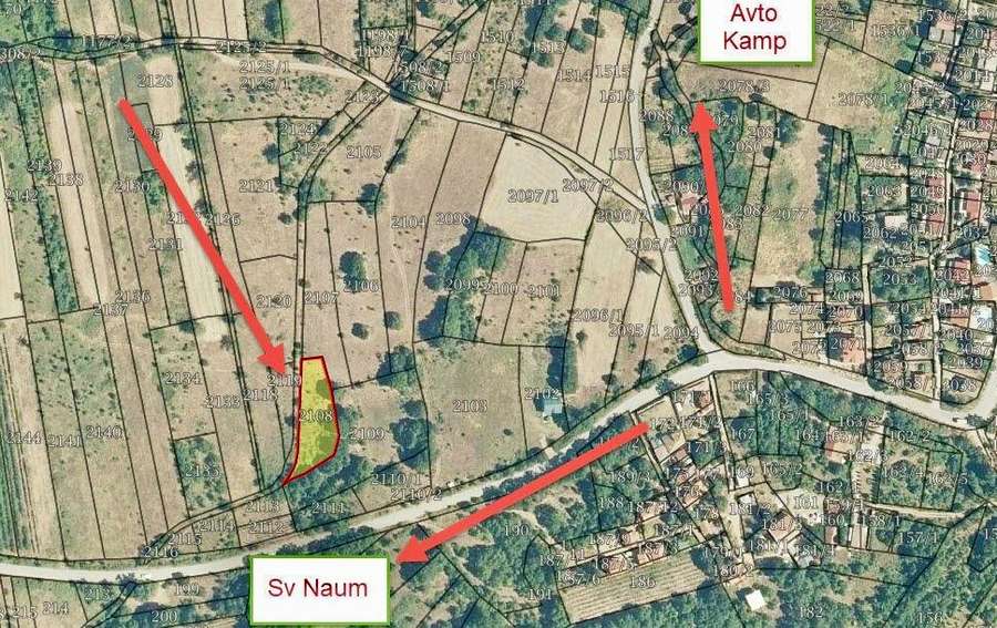 Плац во Љубаништа на патот за Св Наум - 1
