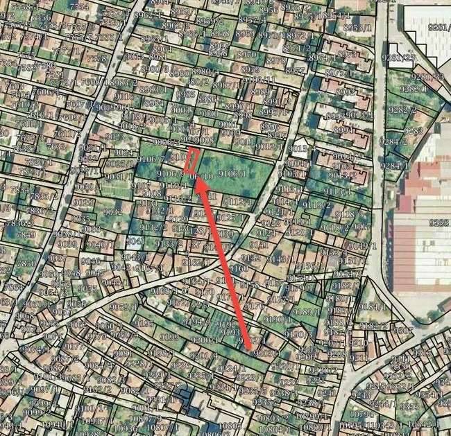 Парцела погодна за паркинг или времен објект image