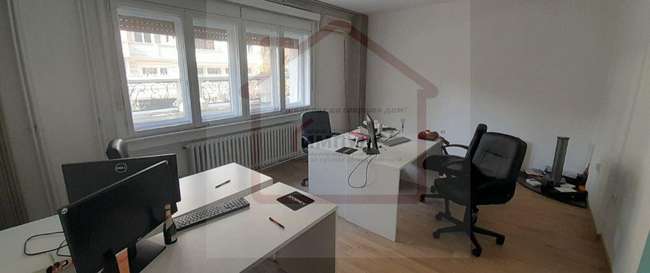 Commercial Space in Strict Center - 3