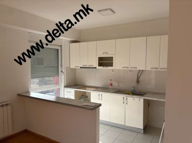 Apartament i zbrazët me katër dhoma në Aerodrom - 2