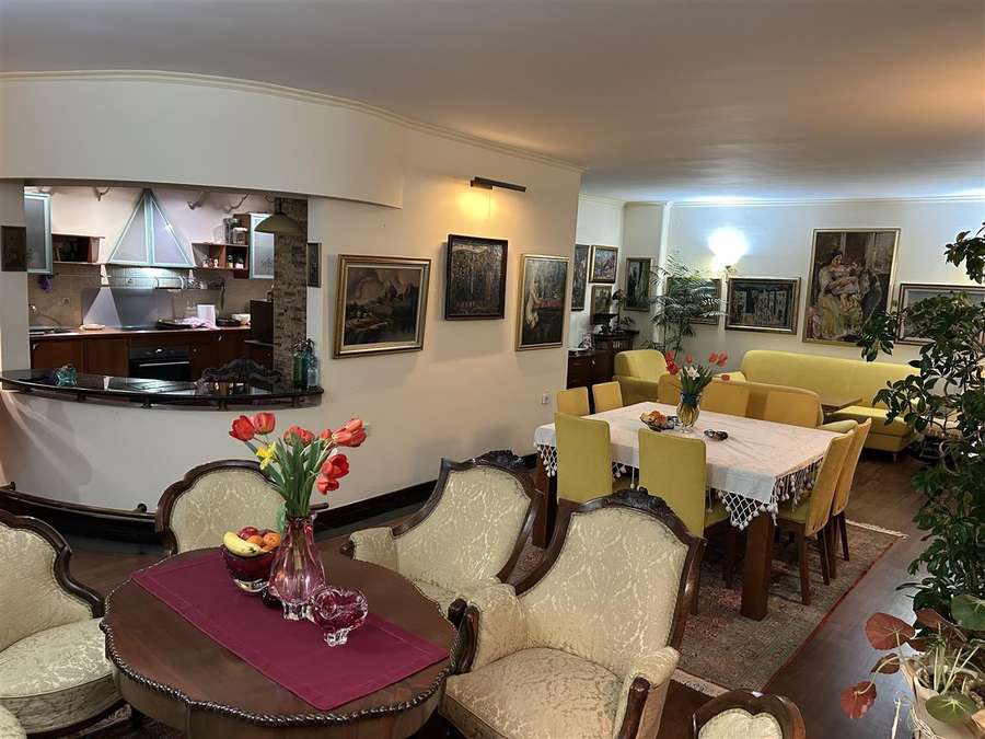 Apartament në Qendër - 1