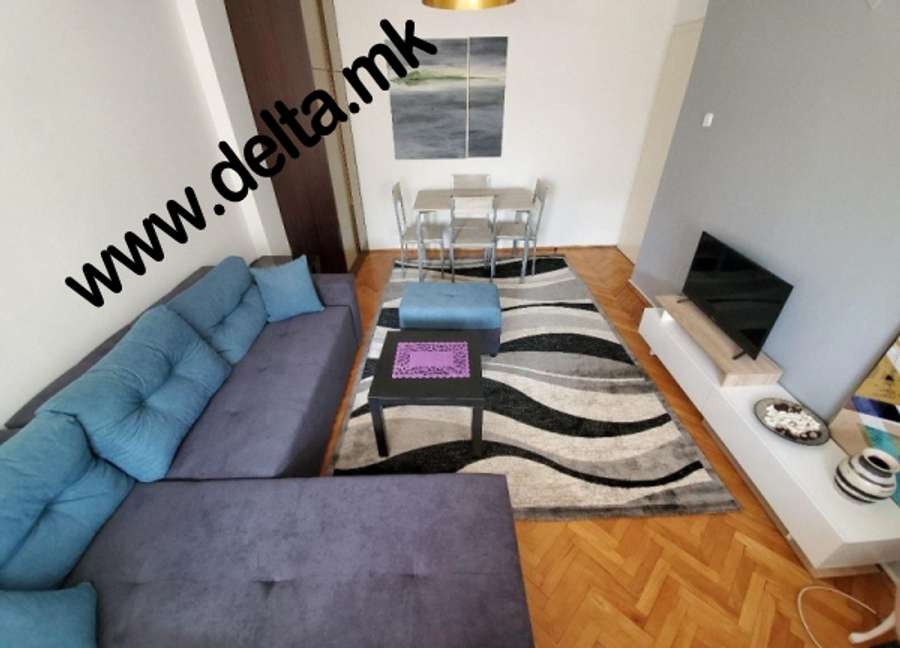 Apartament me dy dhoma gjumi për qira në Qendër - 1
