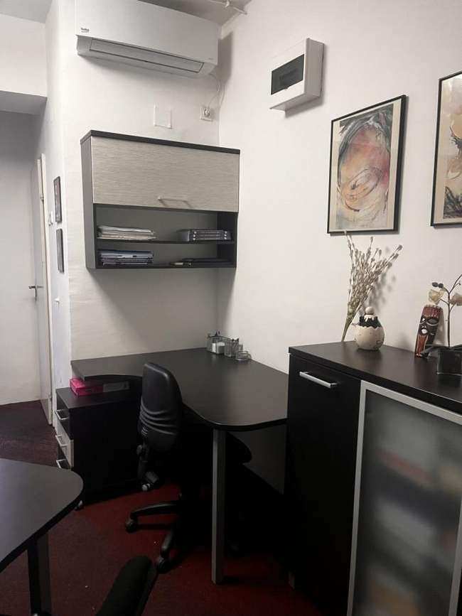 Hapësirë biznesi prej 17 m² në Avtokomanda - 2