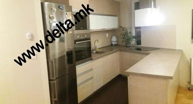 Apartament me tre dhoma gjumi për qira në Qendër - 3