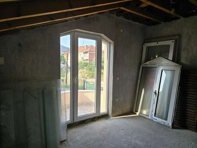 Shtëpi me hapësirë biznesi dhe oborr – Prilep - 3