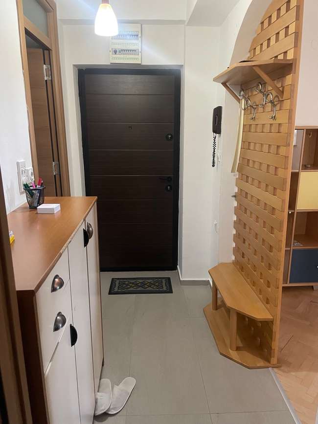 FUNKCIONALEN TROSOBEN STAN NA ATRAKTIVNA ADRESA VO KARPOS - 2