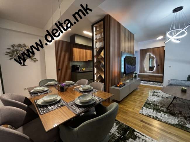 Apartament katër dhomash i mobiluar plotësisht në Qendër - 3