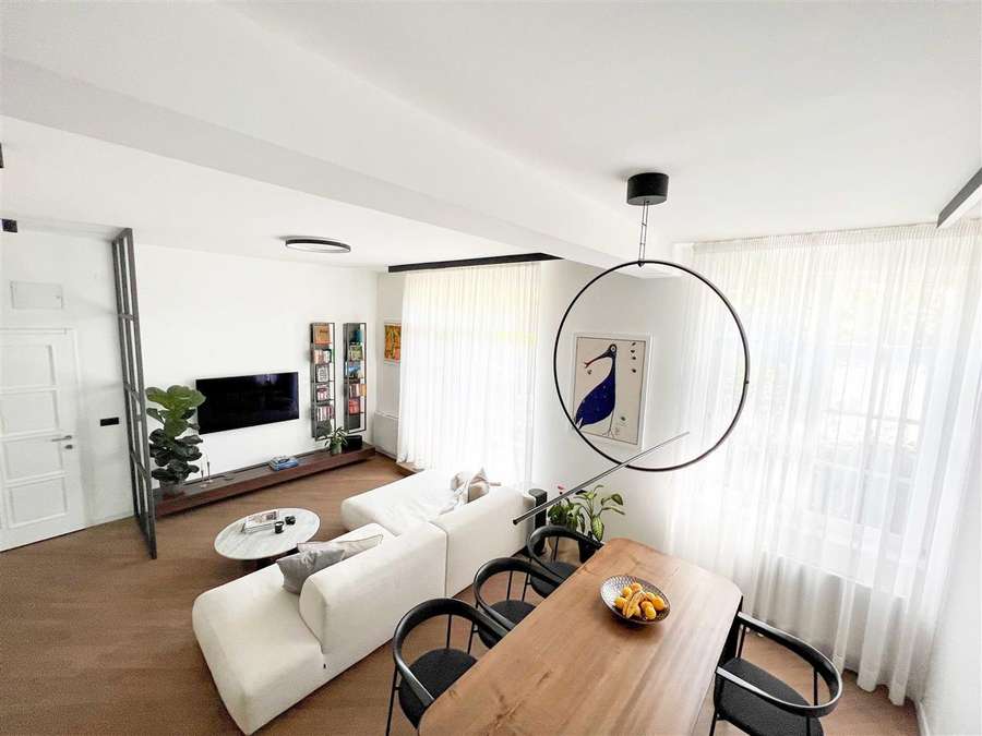 Apartment with a beautiful yard - 1