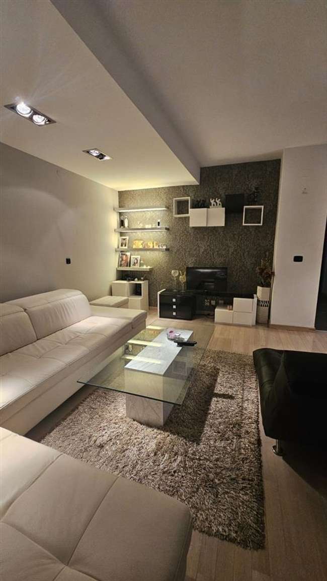 Apartament në Debar Maalo - 2