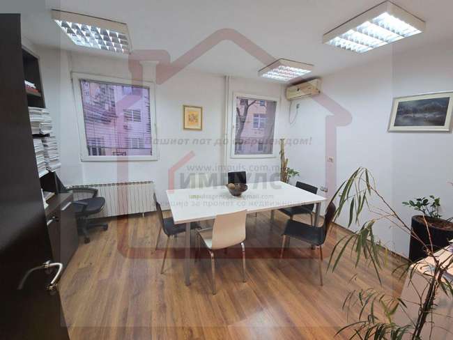 Business Space in Strict Center, City Wall - 3