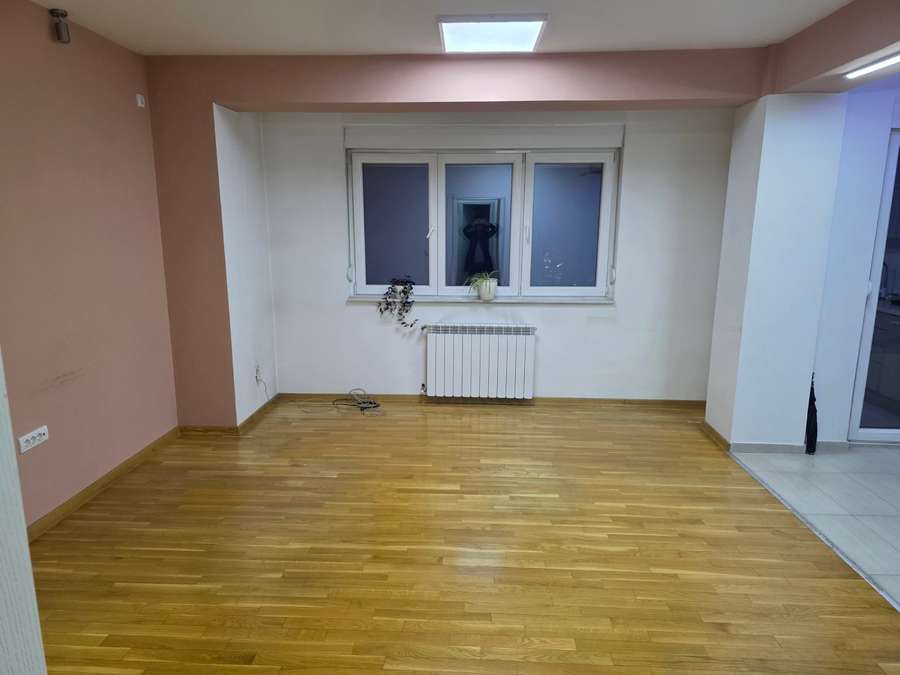 Apartament në Qendër - 1