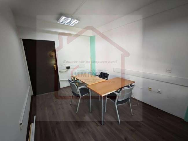 Commercial Space with Location in the Center - 2