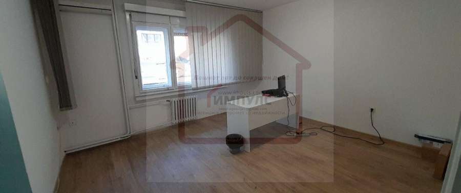 Commercial Space in Strict Center - 1