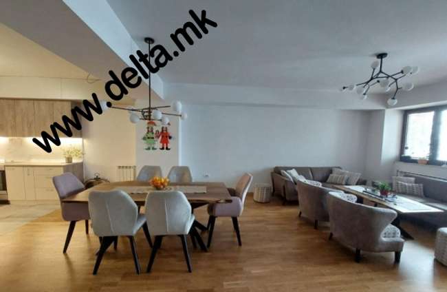 Apartament me katër dhoma të mobiluara në Qendër - 2