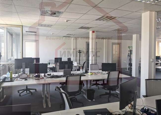 Representative Business Space in Strict Center - 3