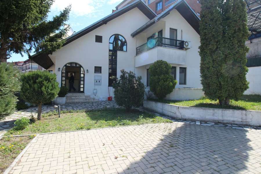 Shtëpi në Vodno me 357m2 oborr - 1