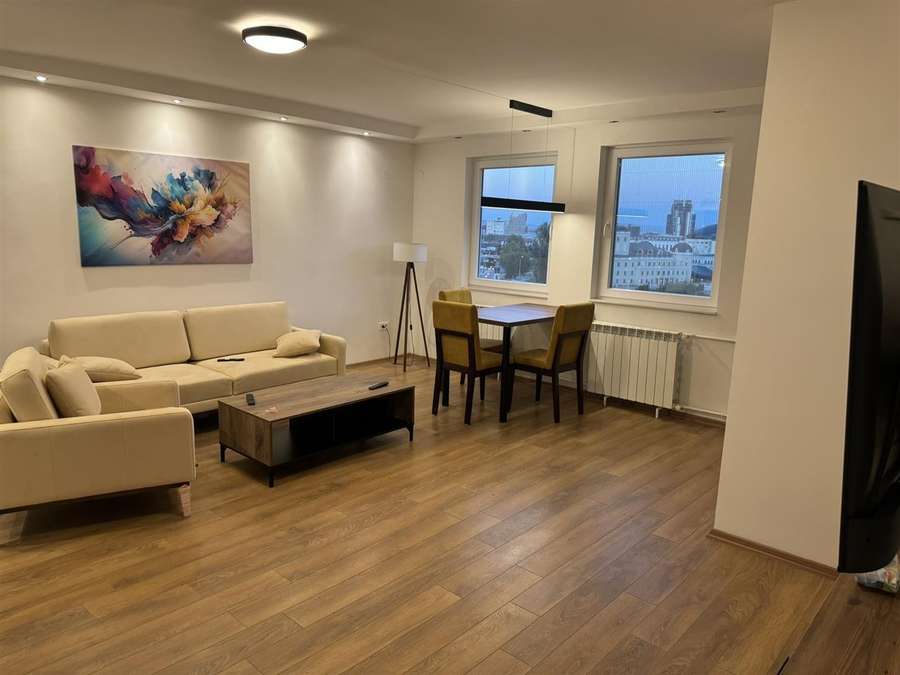 Apartament në Qendër - 1