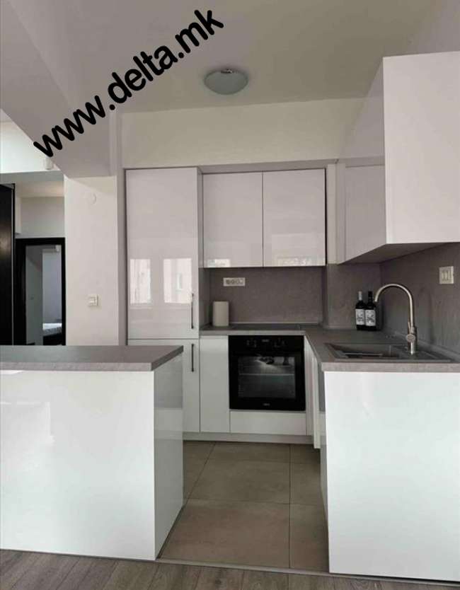 Apartament me tre dhoma gjumi në qendër - 2