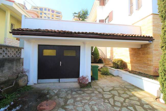 House with yard in Crnice - 2