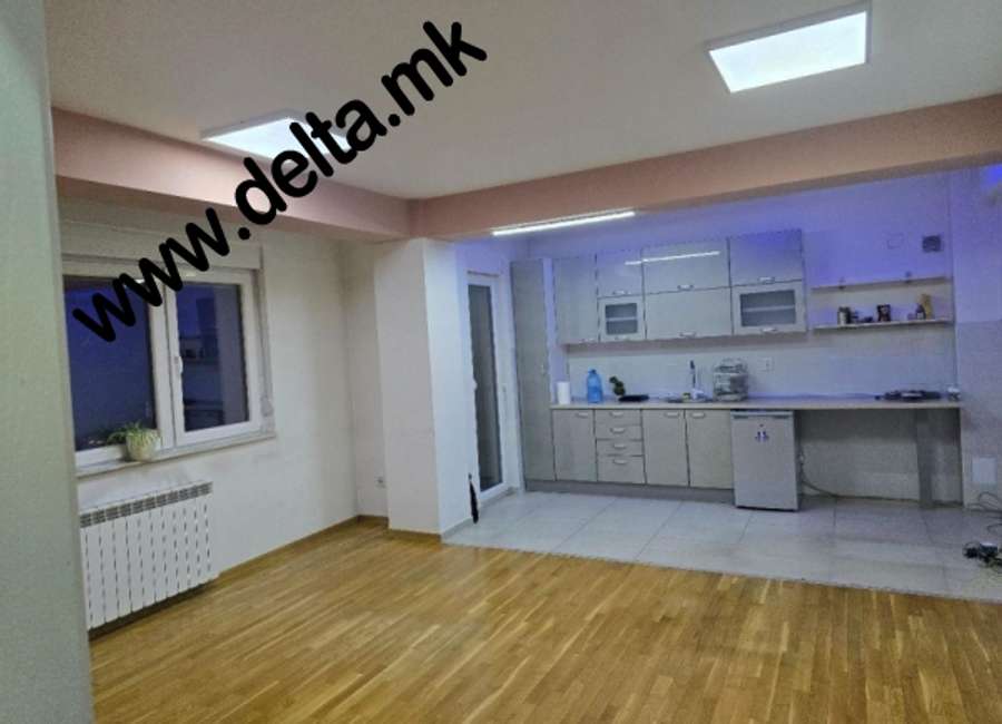 For rent empty three-bedroom apartment in the Center - 1