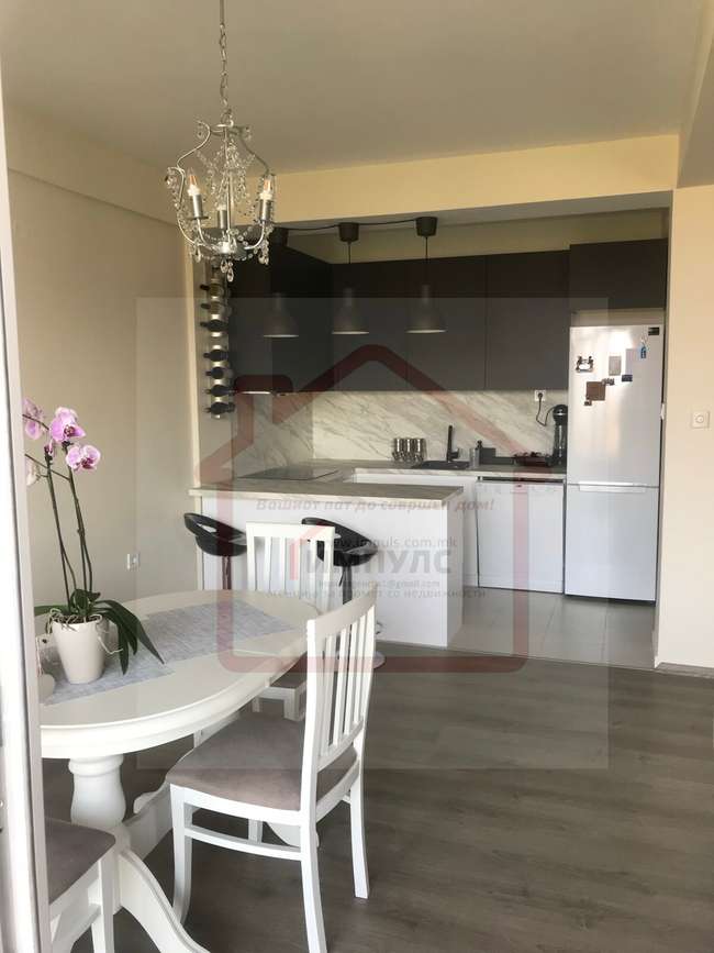 SHITET APARTAMENT ME TRE DHOMA NË NJË KATËR TË QETË DHE TË GJELBËR, SOPISHTE - 2
