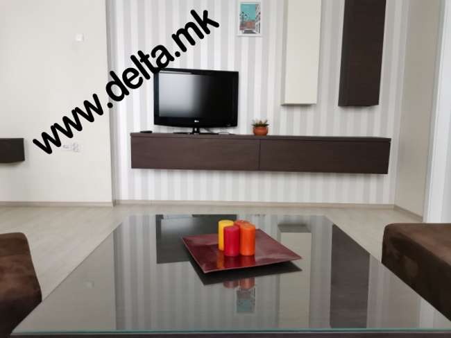 Apartament me dy dhoma gjumi të mobiluar plotësisht në Qendër - 2