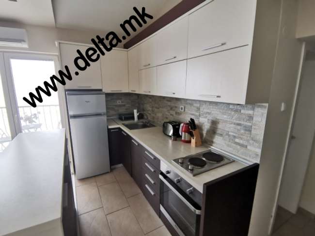 Apartament me dy dhoma gjumi të mobiluar plotësisht në Qendër - 3