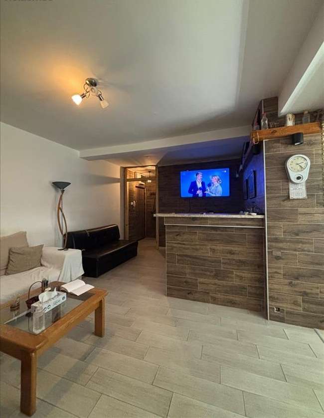 Apartament me Oborr në Avtokomanda - 2