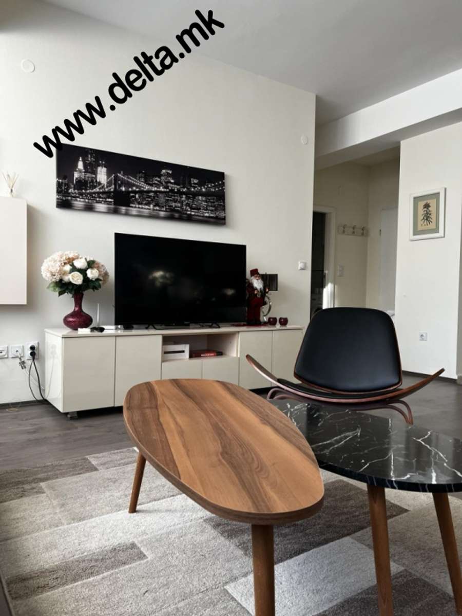 Apartament dy dhoma me qira në Qendër - 1