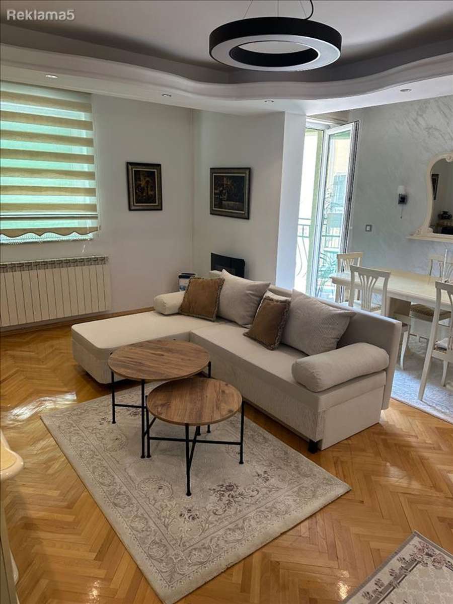 Apartament në Qendër - 1